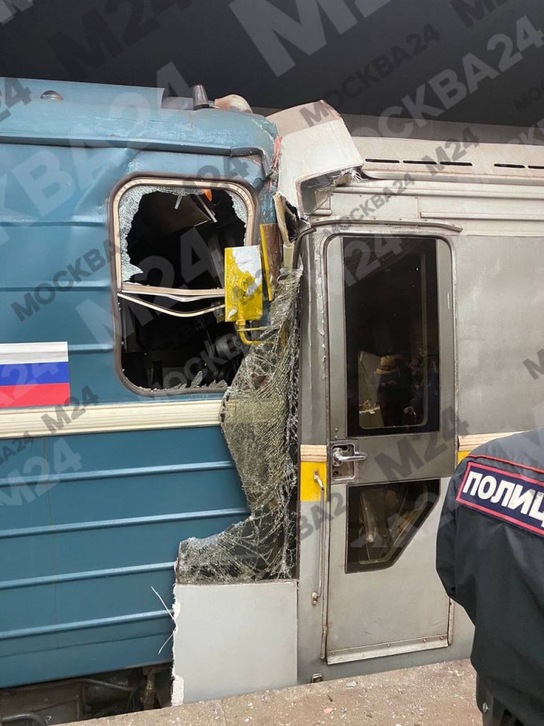 Столкновение двух поездов на станции «Печатники» московского метро: 5 пострадавших, включая машиниста