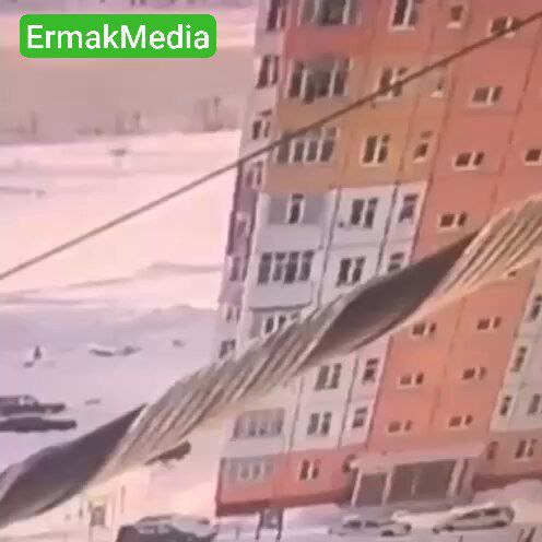 Супер везучая девушка не просто выжила после падения