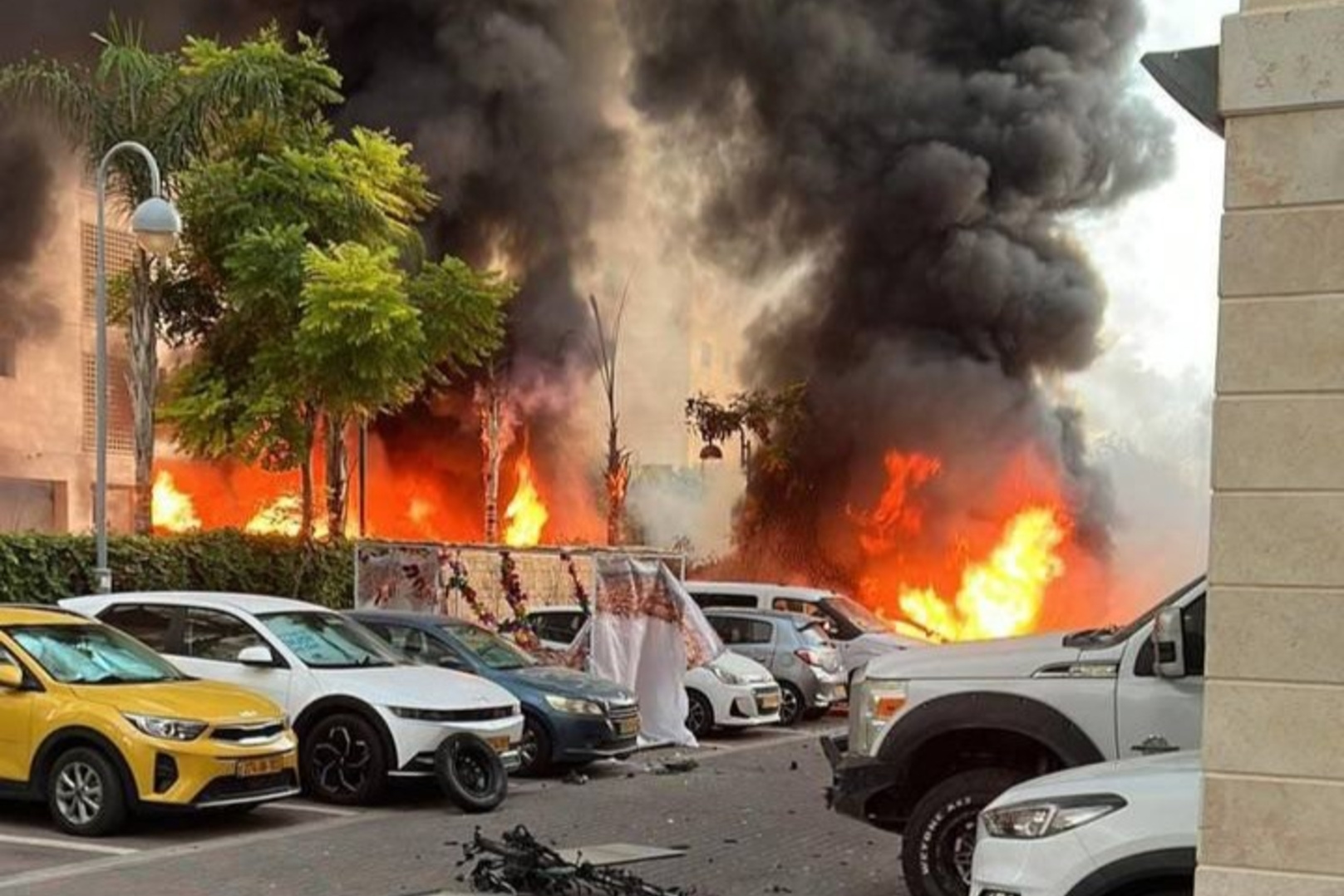 Израильская армия готовится к войне после ракетной атаки из Газы