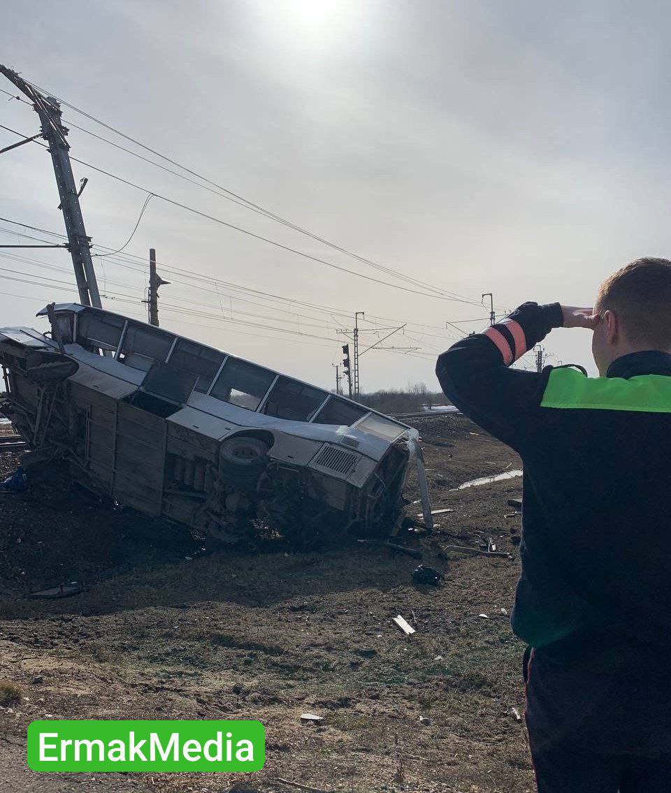 В схватке автобус – поезд, проиграл автобус 