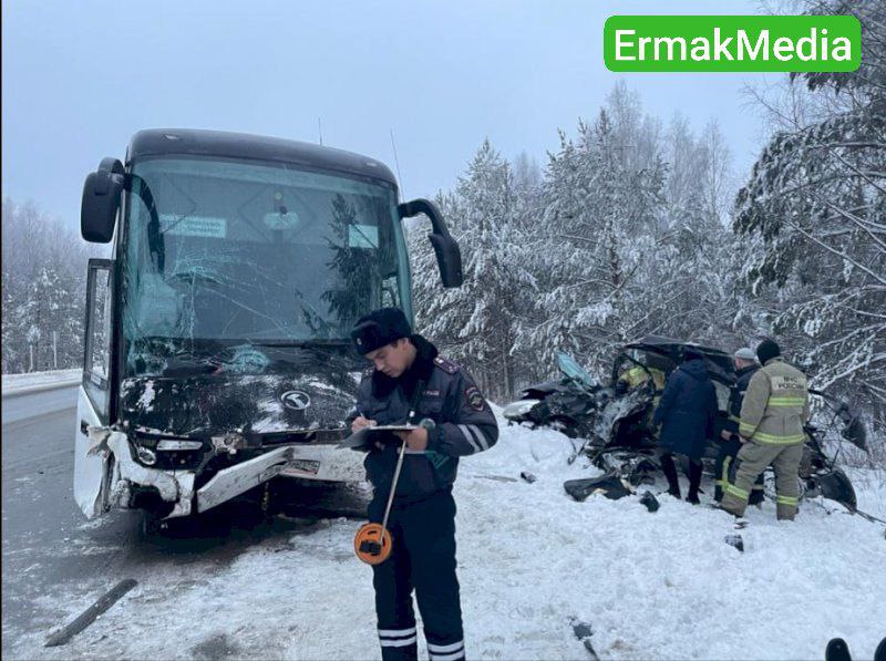 Автобус с детьми хоккеистами попал в ДТП в Свердловской области