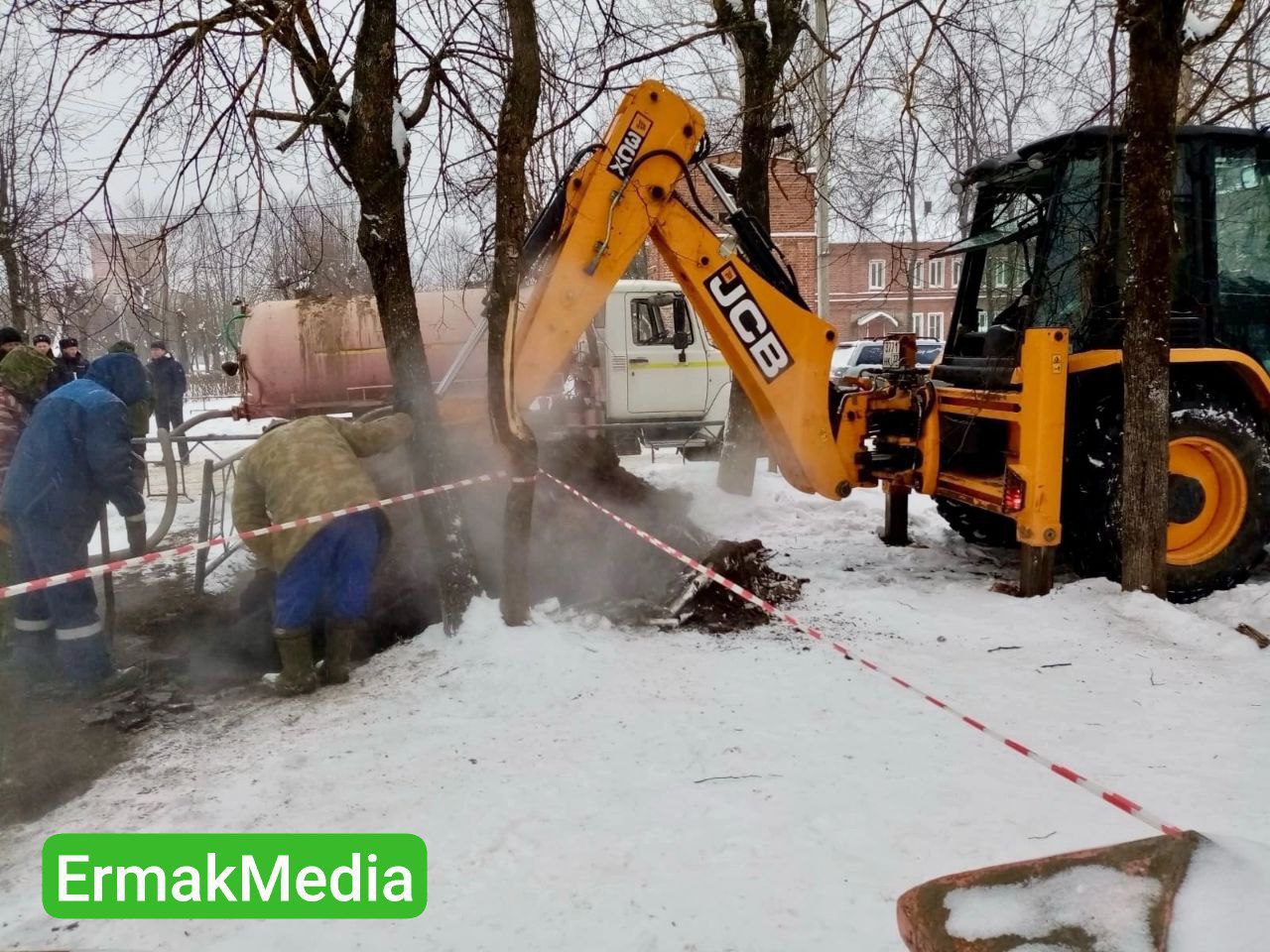 Дети получили ожоги кипятком по пути в школу 