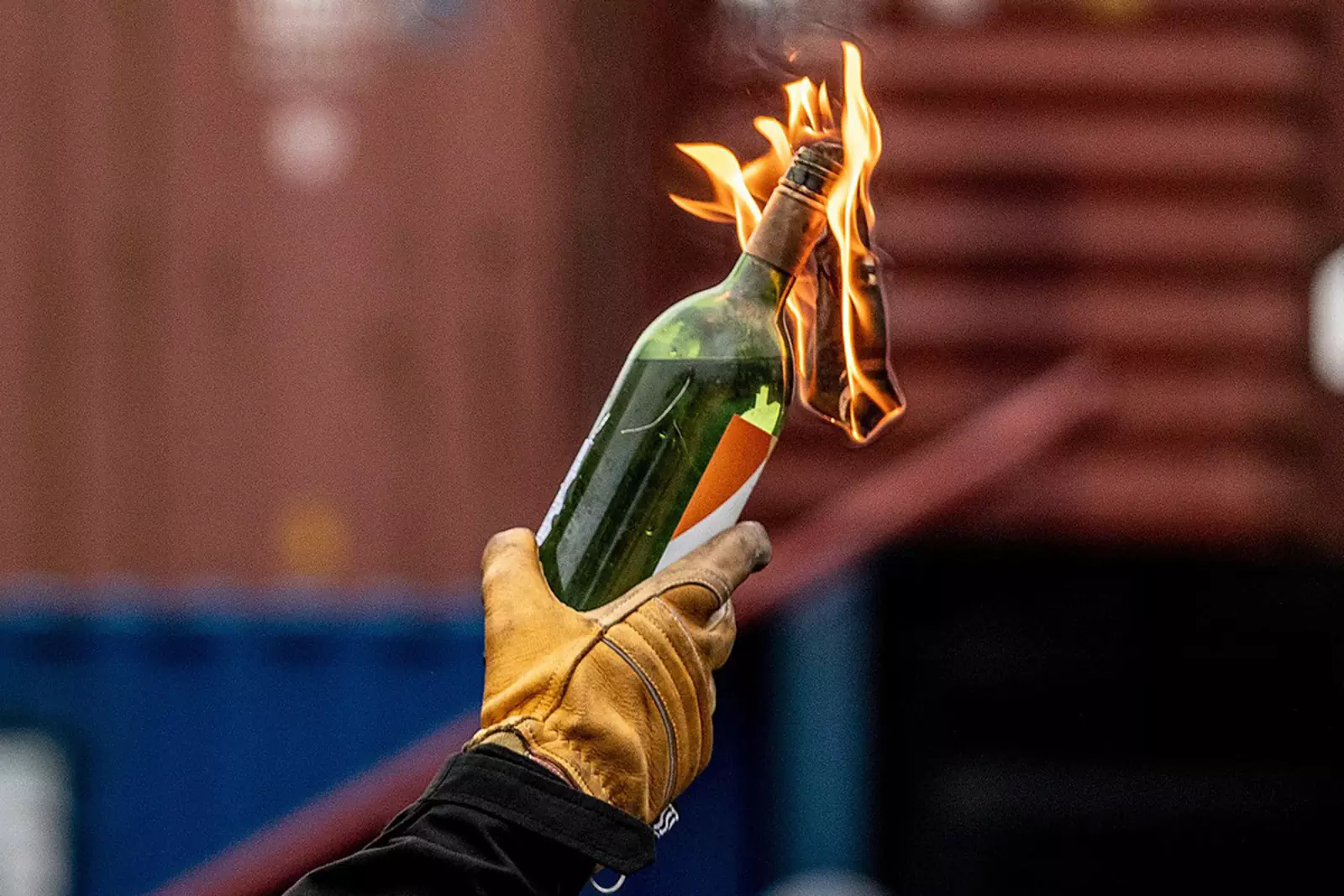 Мстительный инцидент в Екатеринбурге: мужчина поджег кафе после выговора охраны