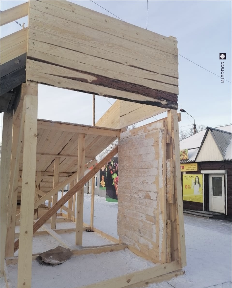 Семеро детей пострадали в Хакасии из-за обвала горки