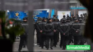 Сколько волка не корми, всё равно в лес смотрит