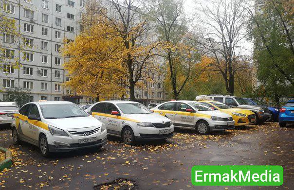 Штрафы за слишком долгую парковку во дворах 