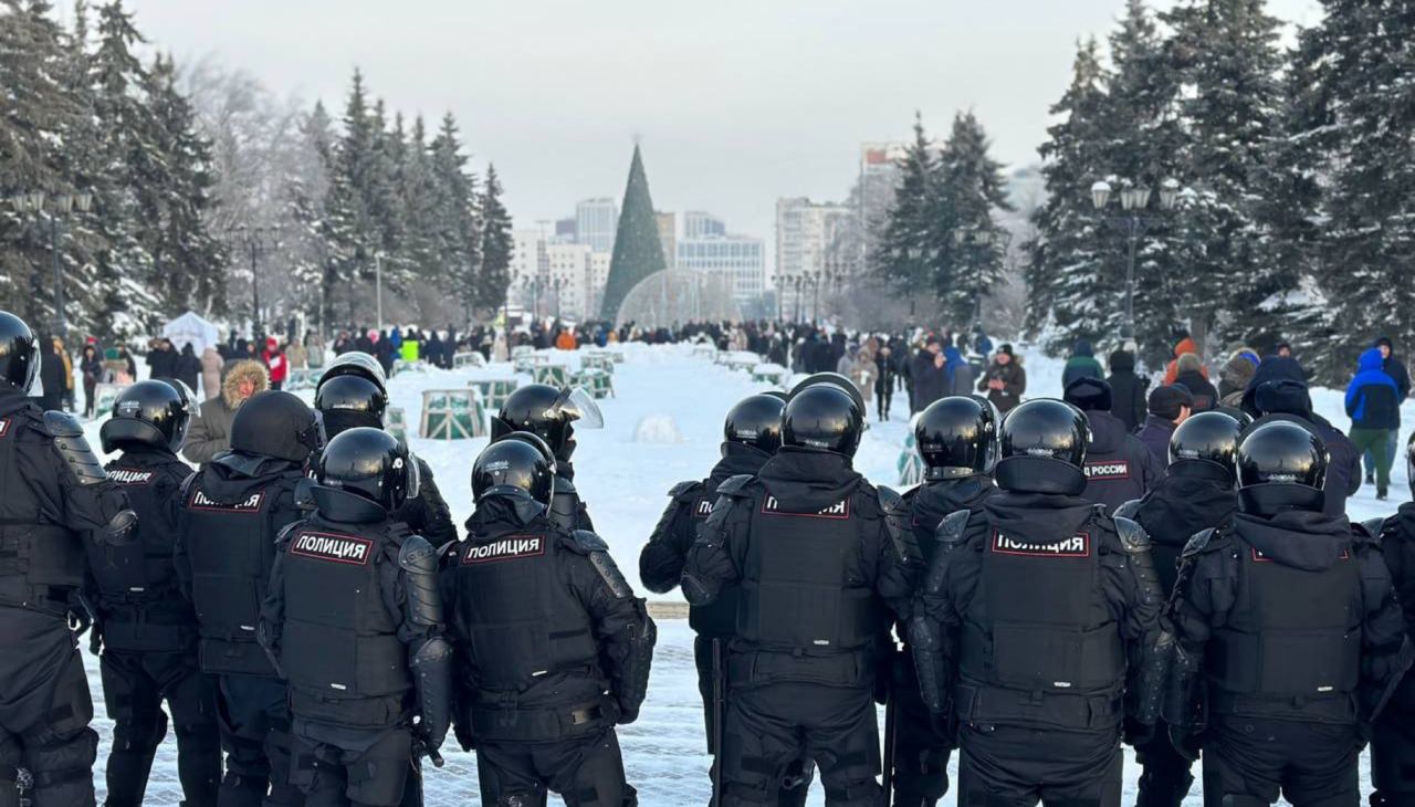 Столкновения на несанкционированном митинге в поддержку активиста Фаиля Алсынова* в Уфе