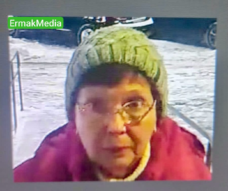 Автомобиль. Багажник. Пенсионерка 