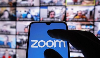 Zoom начал отключать от платных услуг российские вузы  