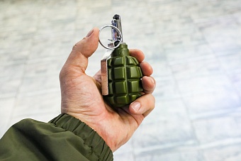 Полицейский в Таганроге обезвредил посетителя алкомаркета с боевой гранатой