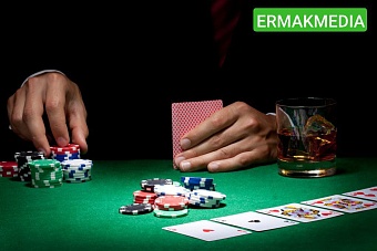 Депортация за организацию покерного турнира 