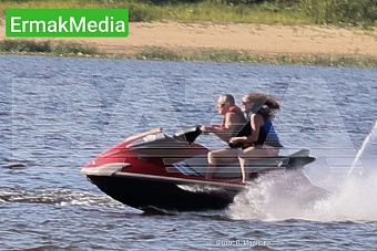 Пьяный именинник протаранил на гидроцикле толпу