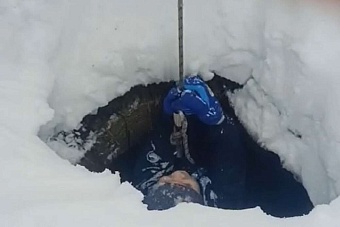 Ребенок провалился в канализационный люк у школы в Калужской области