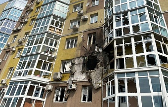 Беспилотник со взрывчаткой взрезался в жилой дом в Воронеже 