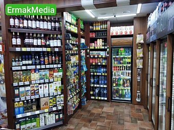 Сотрудники алкомаркета избили посетителя за попытку украсть пакетик сухариков