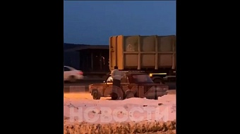 Водитель отомстил, справляя нужду в бензобак