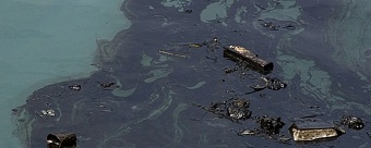 Несколько тонн мазута попало в Азовское море 