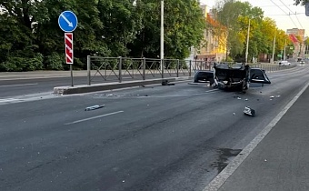 Мощный взрыв разорвал машину пополам в Калининграде 
