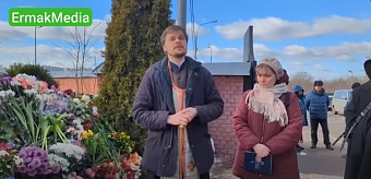 Священника, который отпевал Навального запретили 