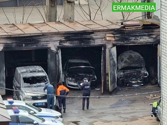 Полицейский неудачно покурил в гараже и сжег три машины